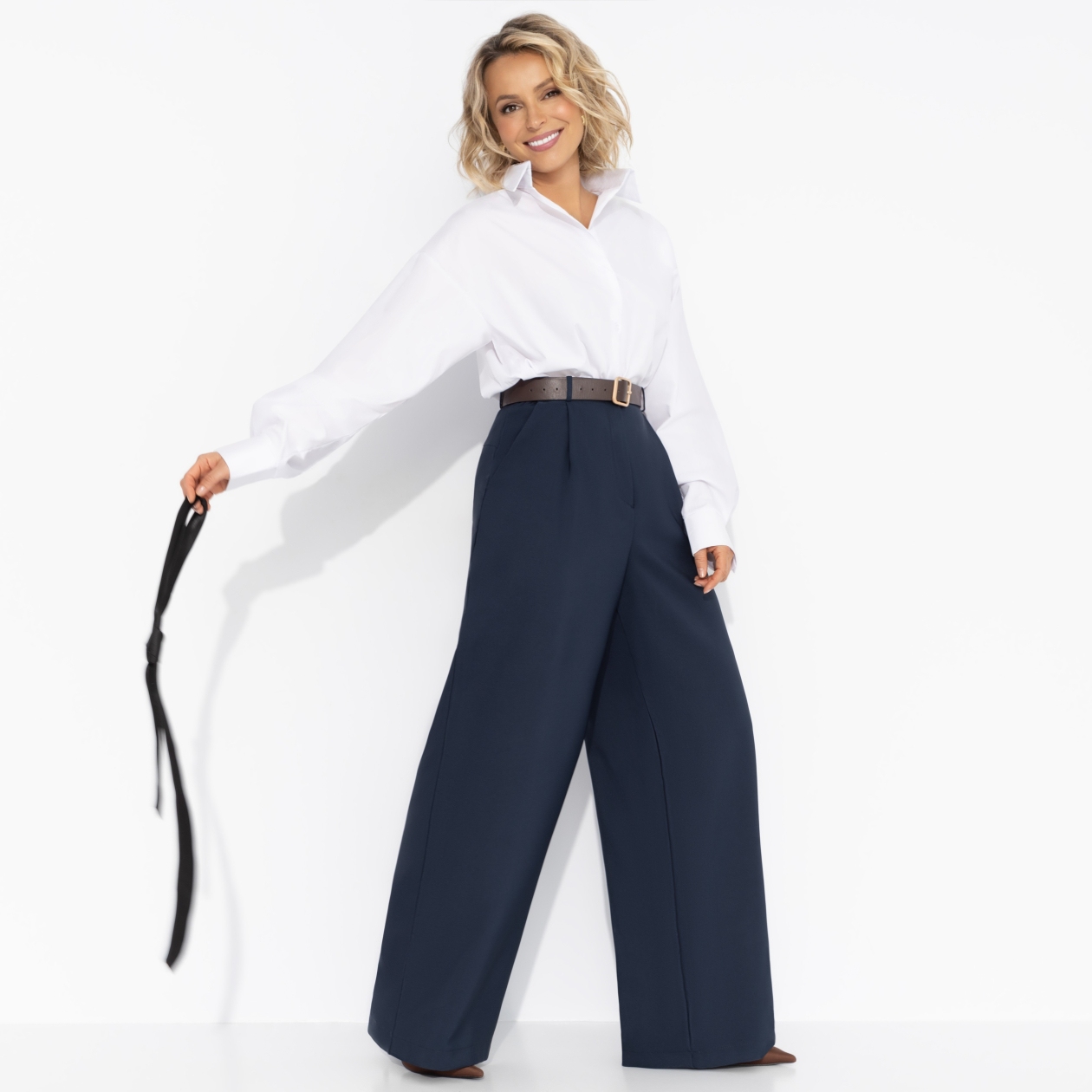 Брюки Легкой походкой (deep blue). Состав: 60% п/э, 37% вискоза, 3% спандекс