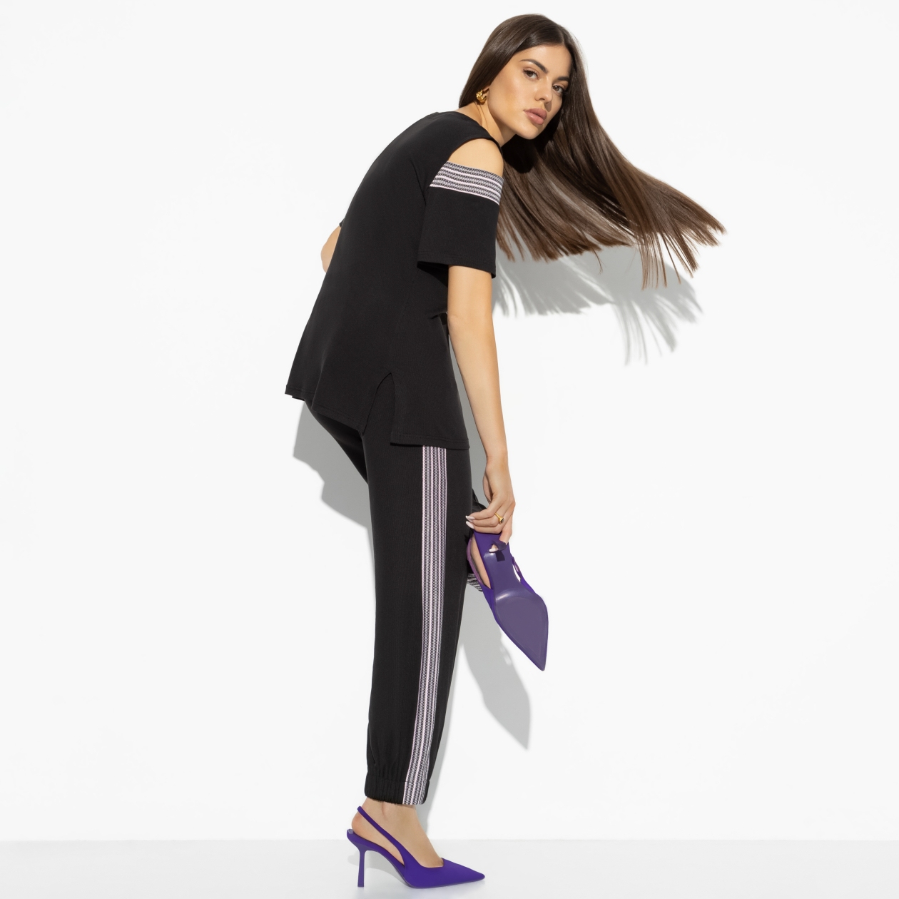 Брючный комплект Нешуточная конкуренция (mega black, 2 в 1). Состав: 65% п/э, 30% вискоза, 5% спандекс