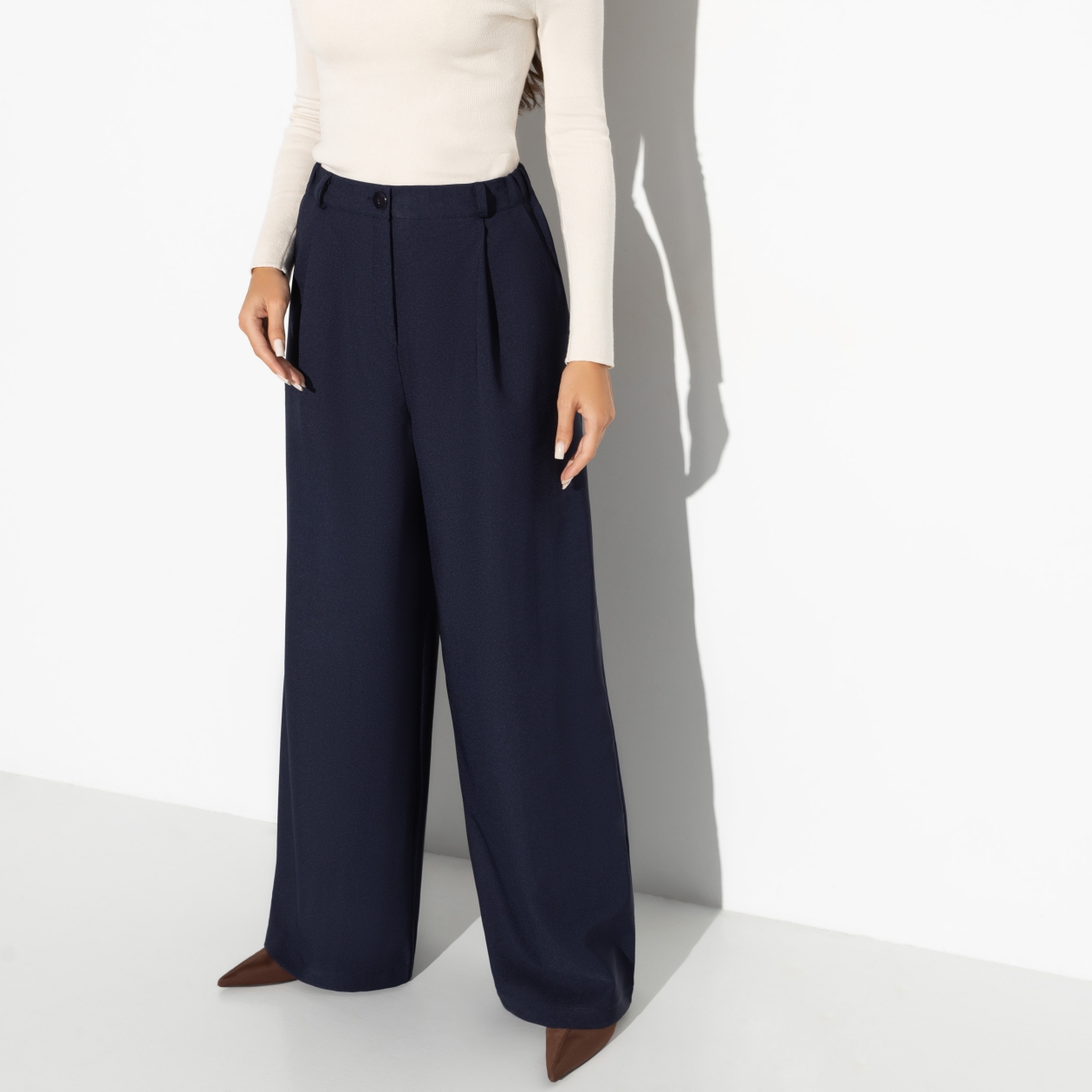 Брюки Легкой походкой (dark blue). Состав: 96% п/э, 4% эластан