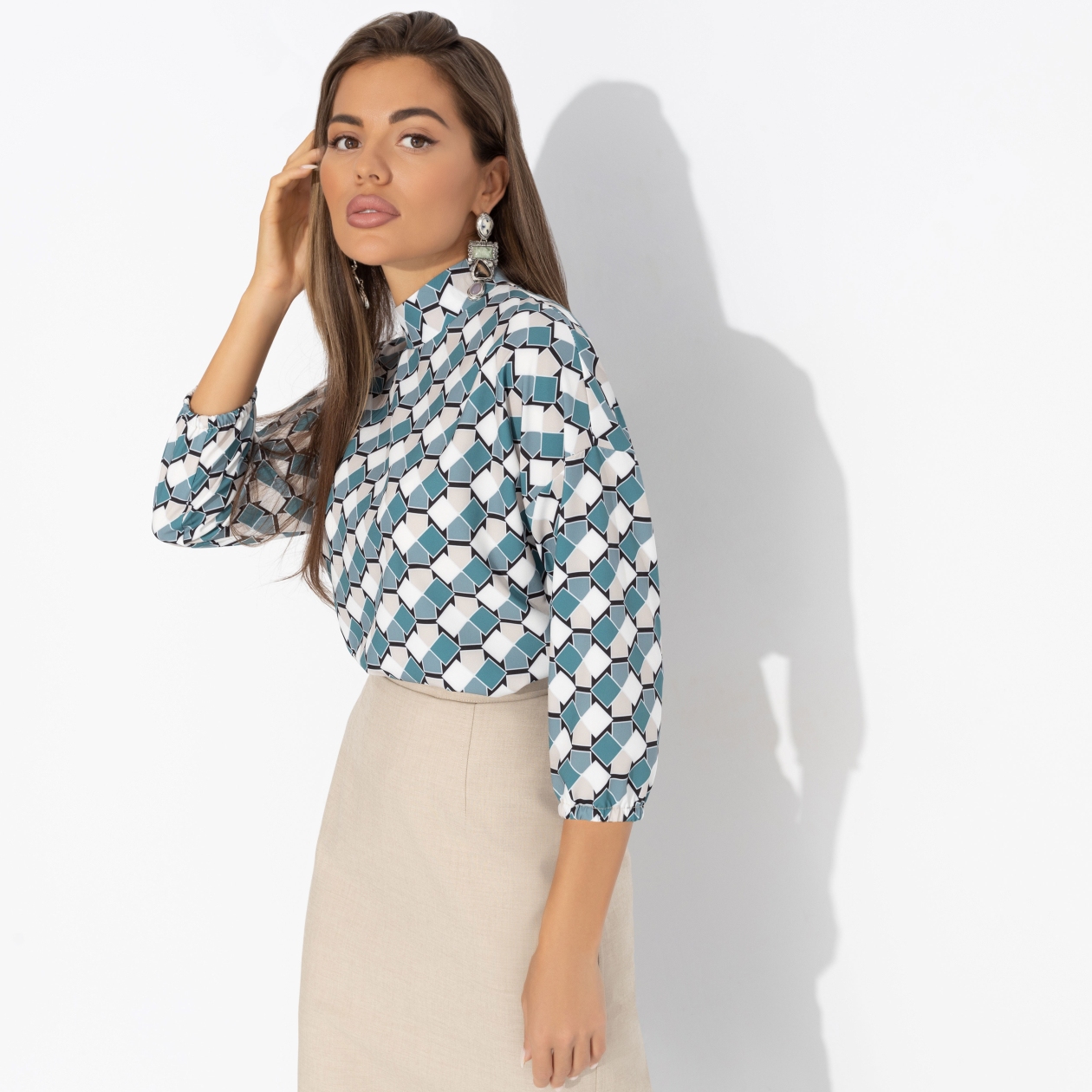 Блуза Вихрь комплиментов. Состав: 65% п/э, 30% вискоза, 5% эластан