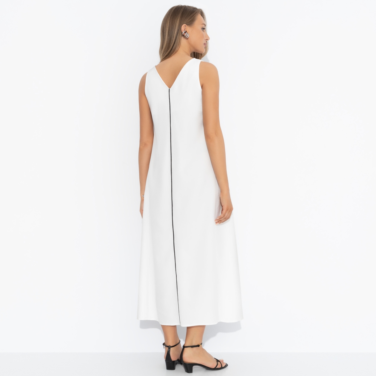 Сарафан Модный жанр . Состав: 65% п/э, 30% вискоза, 5% эластан