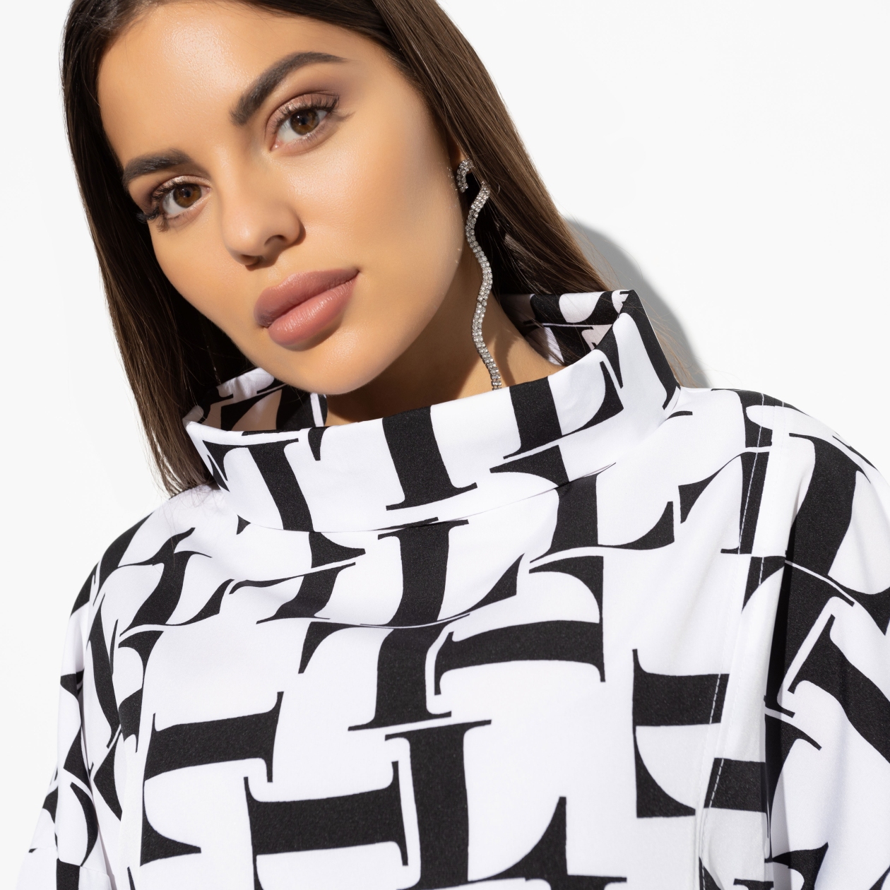 Блуза Сила комплиментов. Состав: 95% полиэстер, 5% эластан