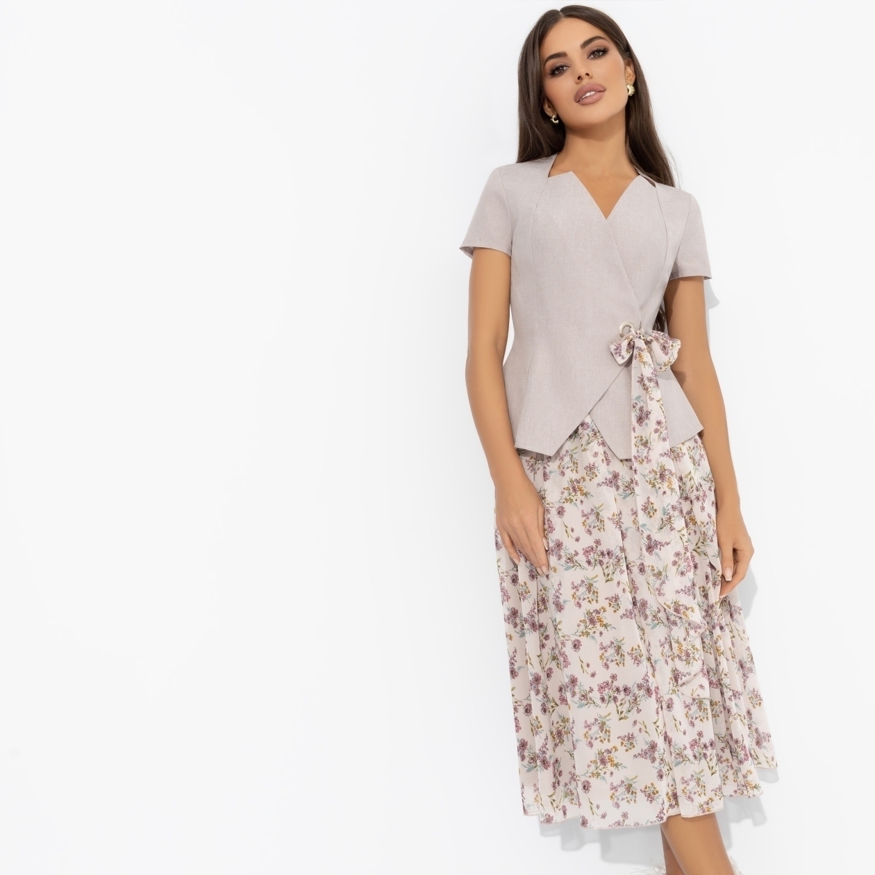 Костюм с юбкой Актуально сегодня (2 в 1, бежевый). Состав: 98% п/э, 2% спандекс