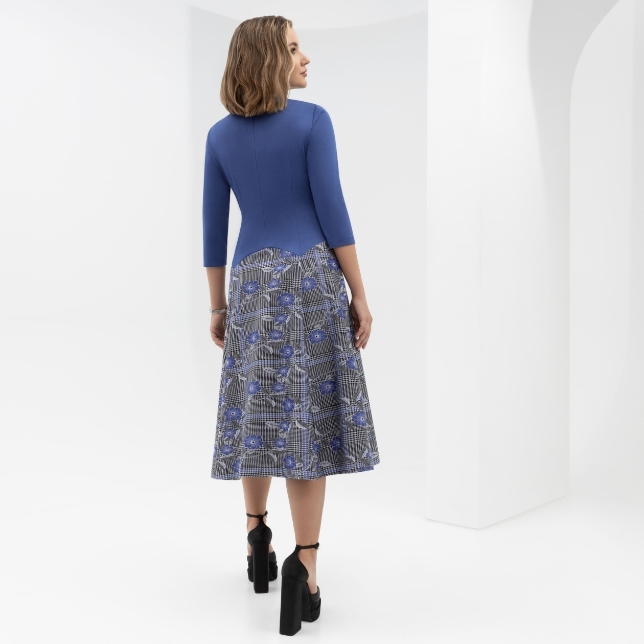 Платье Влиятельная особа (стильная). Состав: 50% вискоза, 45% п/э, 5% спандекс