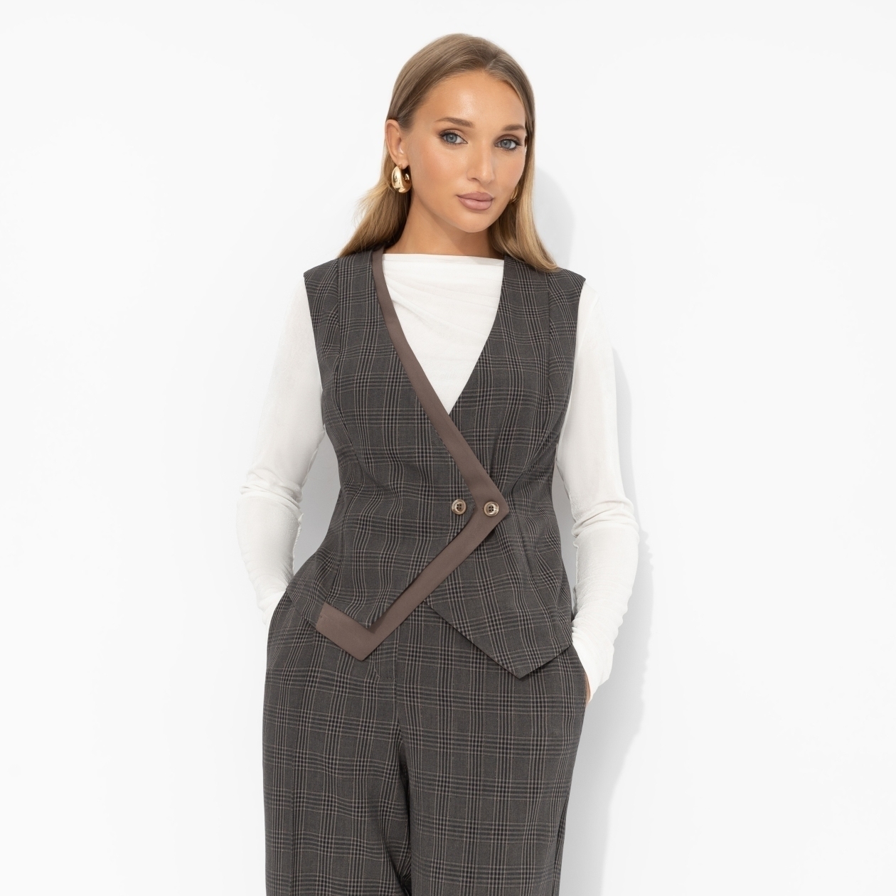 Максимальный офискор. Состав: 96% п/э, 4% эластан