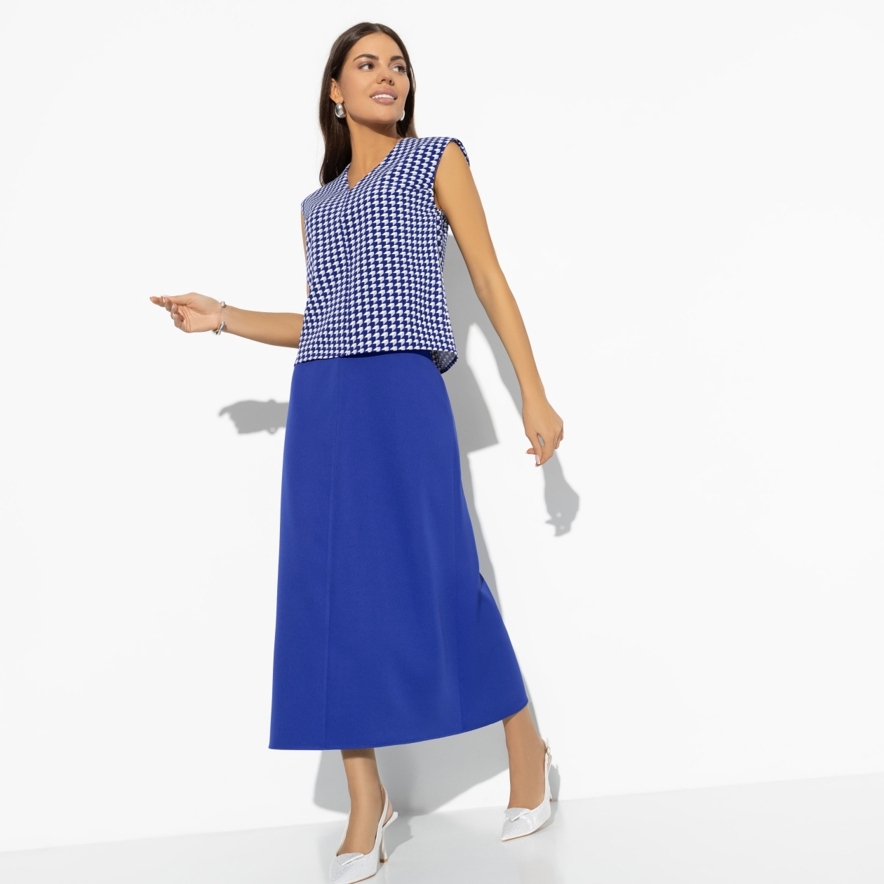 Костюм с юбкой Пикантный стиль. Состав: 60% полиэстер, 37% вискоза, 3% спандекс