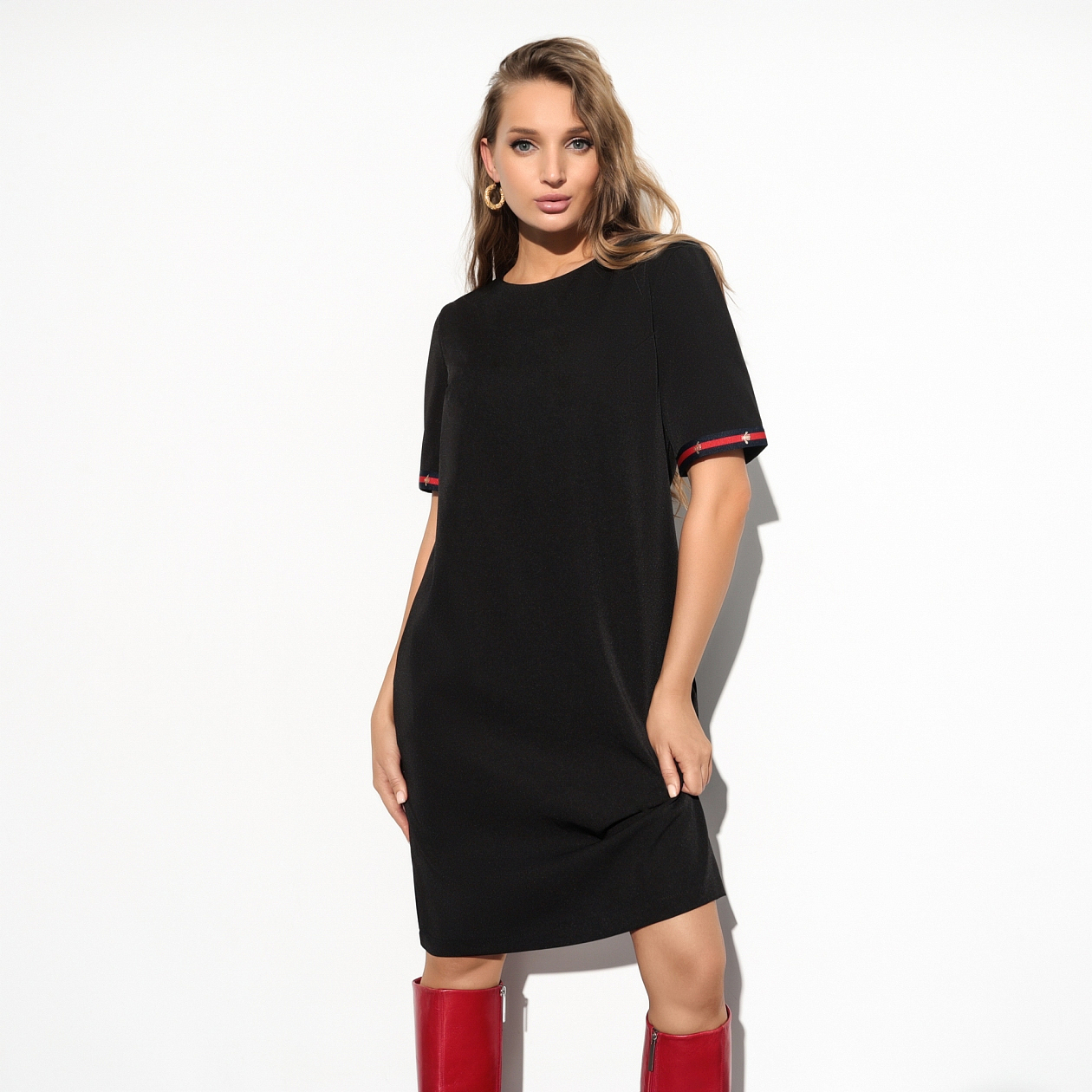 Платье Виртуальные будни (нуар). Состав: 96% п/э, 4% эластан