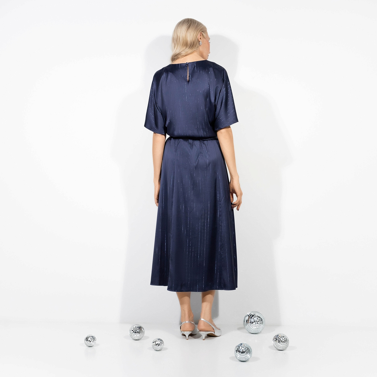 Платье Икона моды. Состав: 95% п/э, 5% эластан