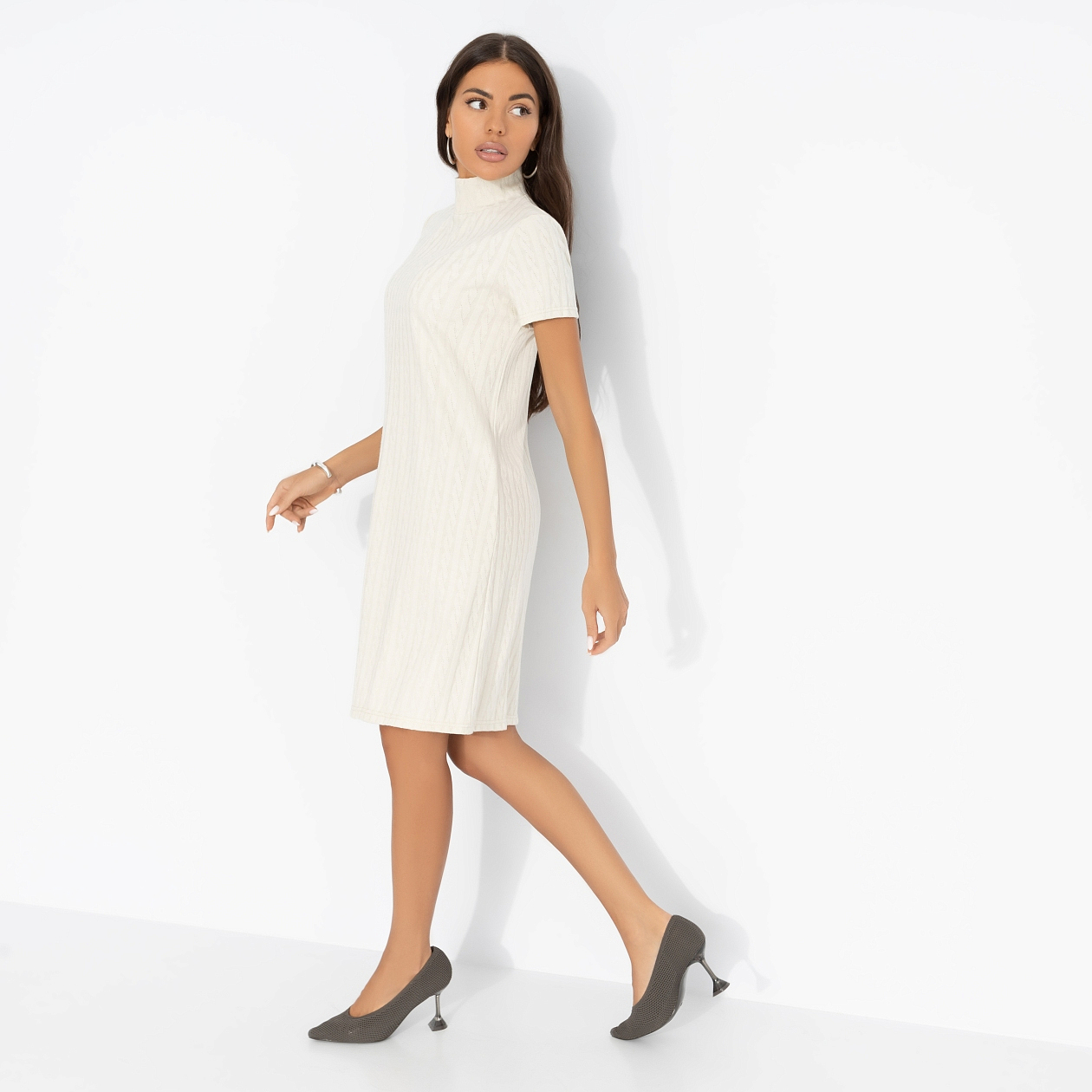 Платье Словно впервые (biege). Состав: 75% нейлон, 22% хлопок, 3% спандекс