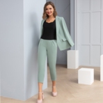 Брюки На дефиле (нежная мята). Состав: 60% п/э, 37% вискоза, 3% спандекс