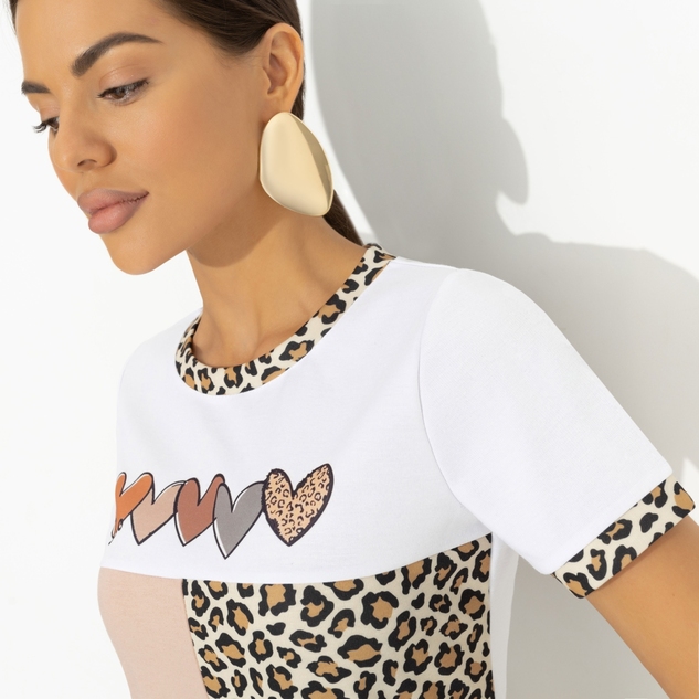 Футболка Покоряет не только сердца 