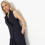 Добавьте красок (blue). Состав: 95% полиэстер, 5% эластан