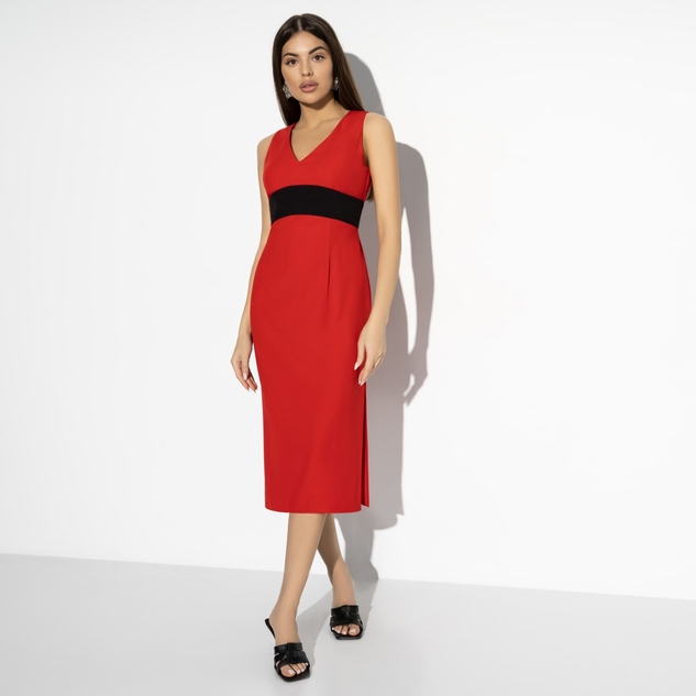 Платье-футляр Позирую как модель (с брошкой) 