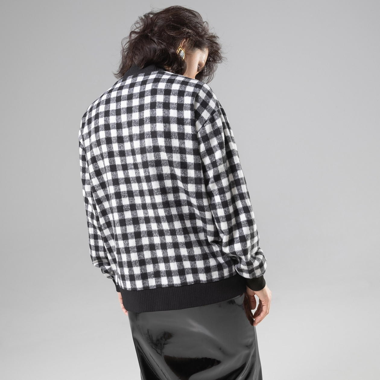 Бомбер Движение вперед (интересная штучка). Состав: 60% полиэстер, 20% вискоза, 15% акрил, 5% хлопок