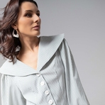 Блуза Кутюр в голове. Состав: 65% п/э, 30% вискоза, 5% спандекс