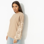 Роскошь без пафоса. Состав: 70% полиэстер, 25% вискоза, 5% спандекс