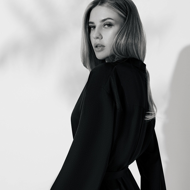 Платье-рубашка Сияние шелка (найт, с поясом). Состав: 97% полиэстер, 3% спандекс