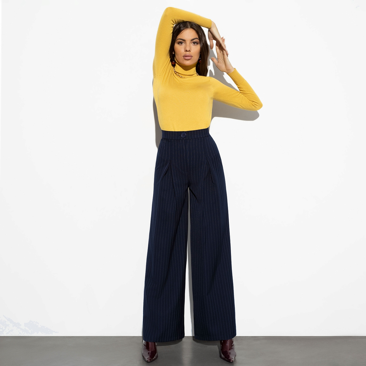 Брюки Фирменный знак леди (new). Состав: 60% полиэстер, 37% вискоза, 3% спандекс