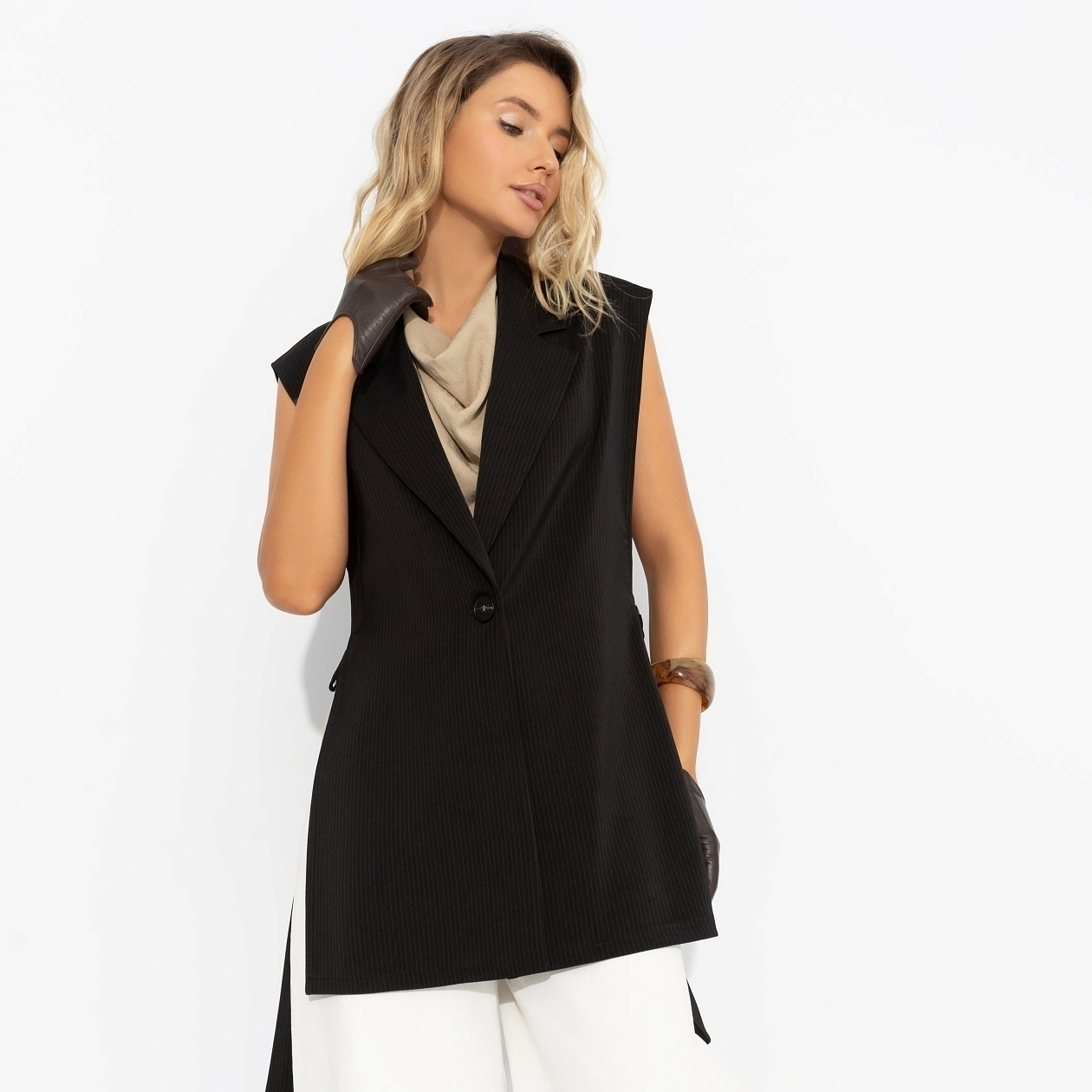 Сама себе босс в полоску (чёрный). Состав: 65% п/э, 30% вискоза, 5% спандекс