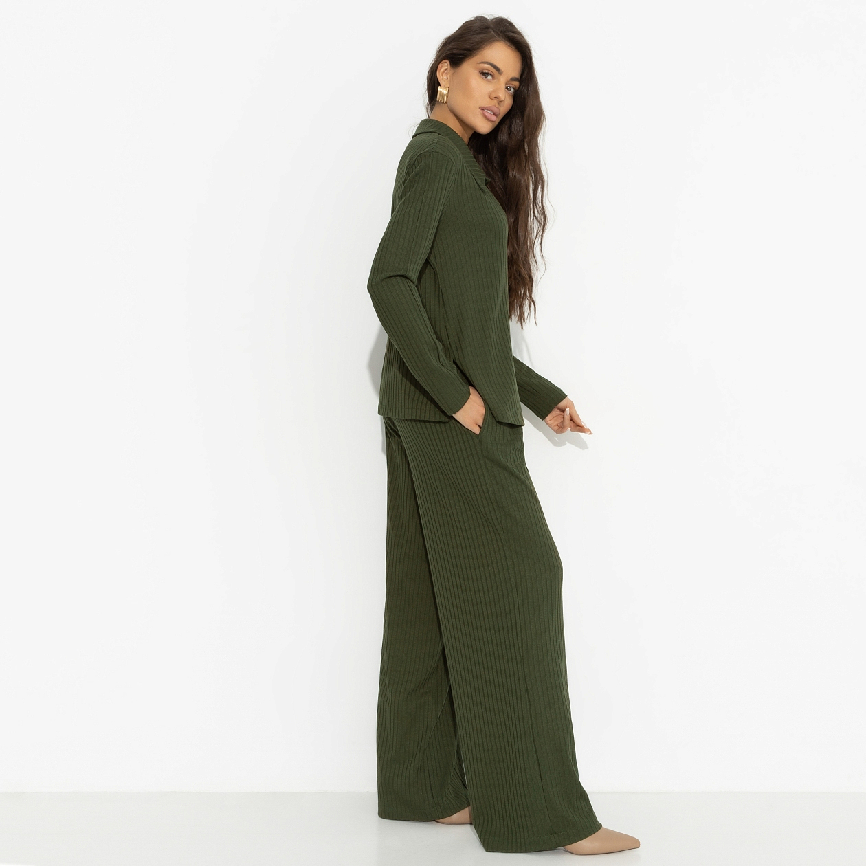 Брючный костюм Зайти красиво. Состав: 60% полиэстер, 35% вискоза, 5% спандекс