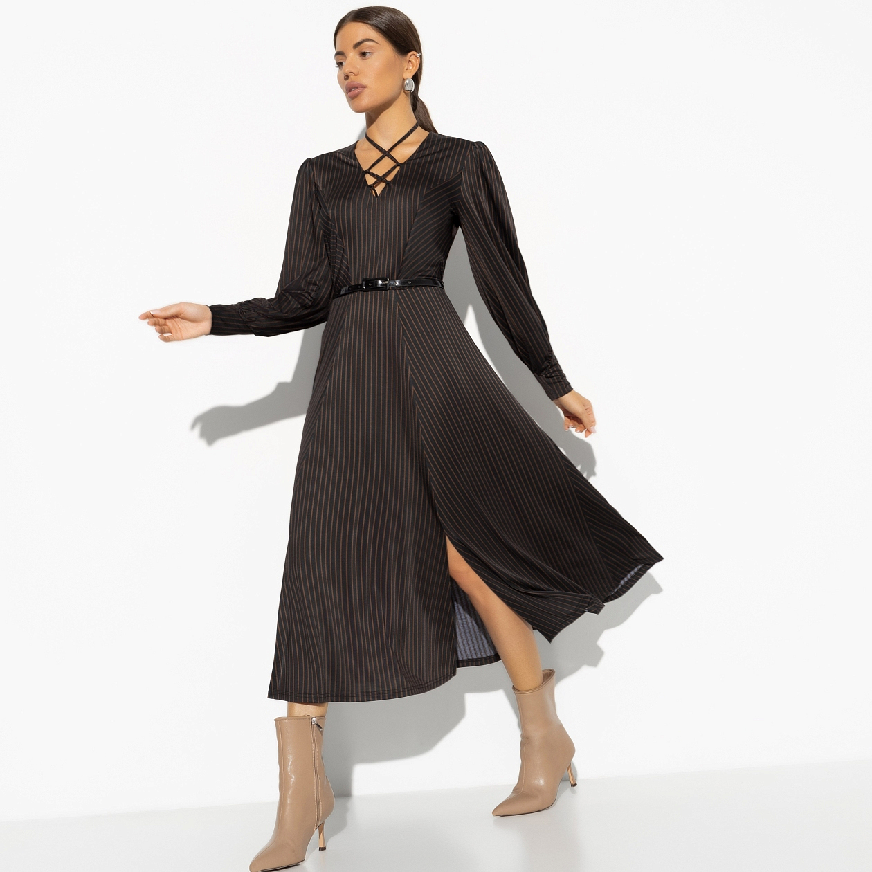 Платье Высокие требования (brown, с ремешком). Состав: 95% пан, 5% спандекс