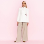 Жакет Дерзкий силуэт (белый). Состав: 95% полиэстер, 5% эластан