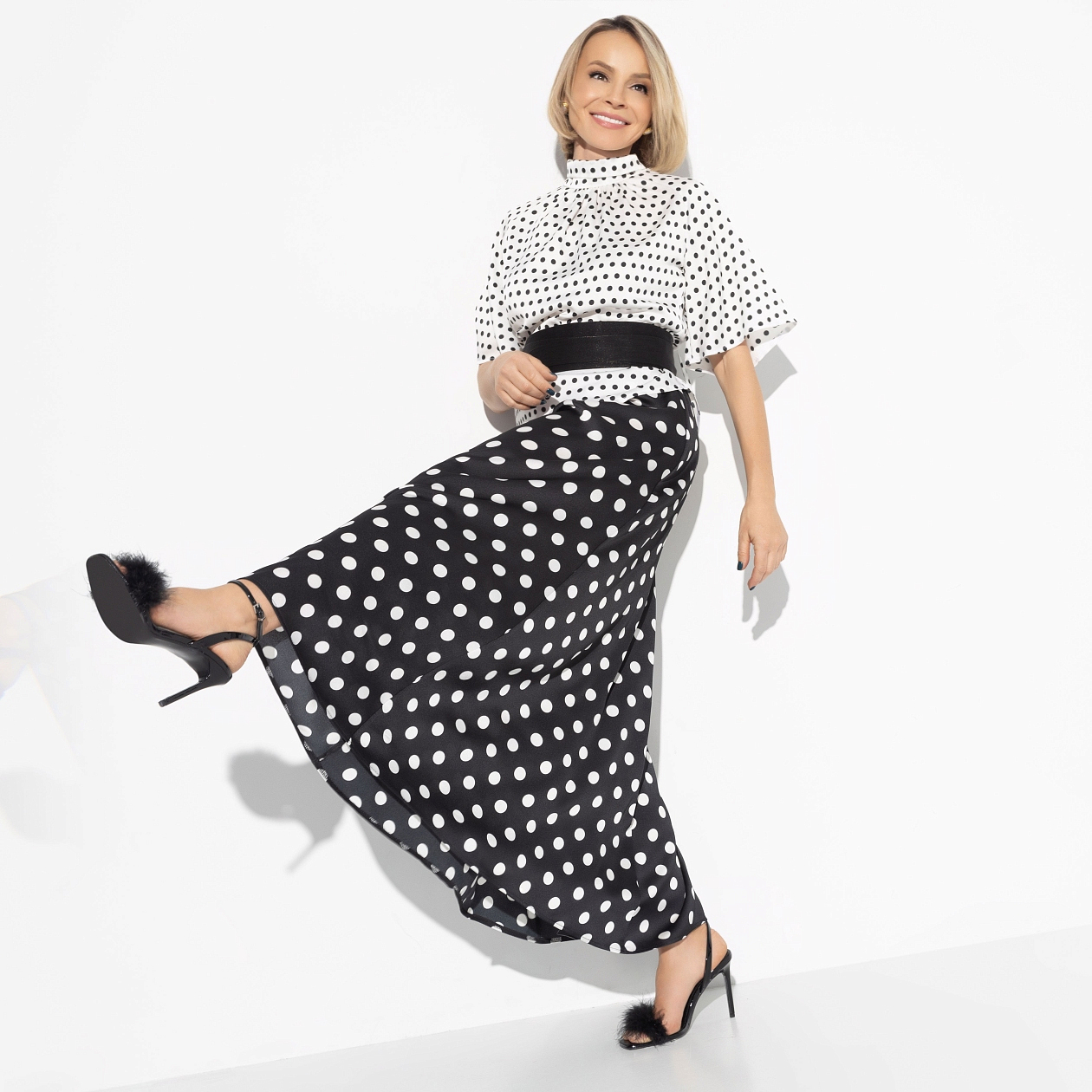 Комплект с юбкой Восторг очарования (леди, 2 в 1, с поясом). Состав: 95% п/э, 5% спандекс