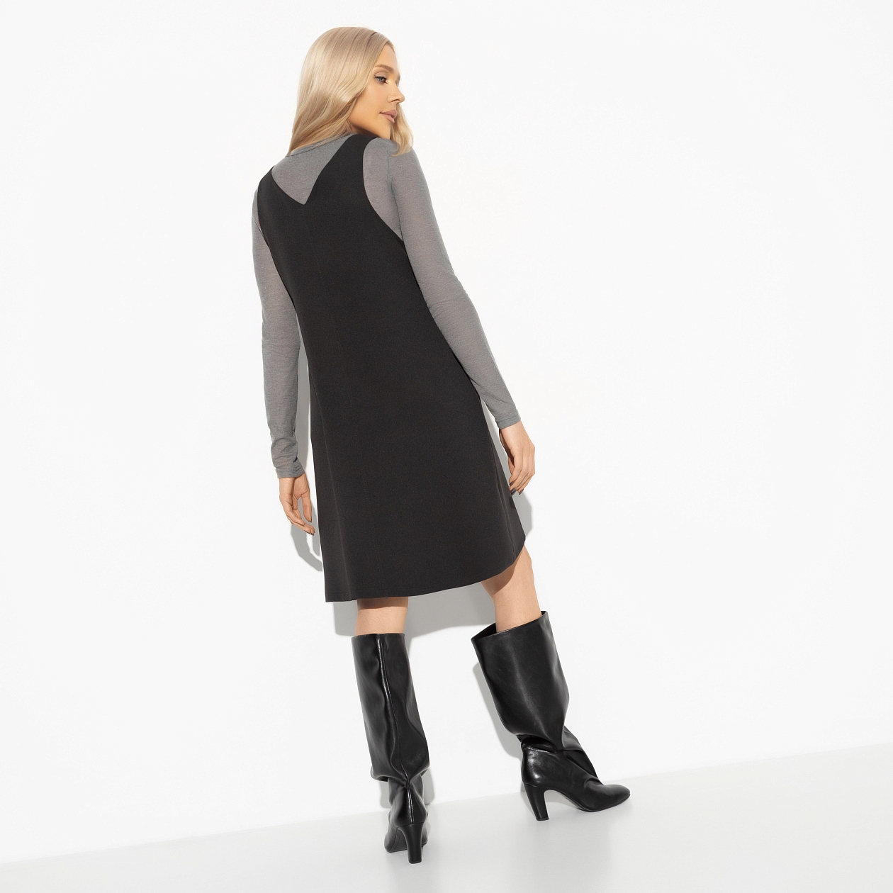 Сарафан Просто космос (black). Состав: 60% полиэстер, 37% вискоза, 3% спандекс