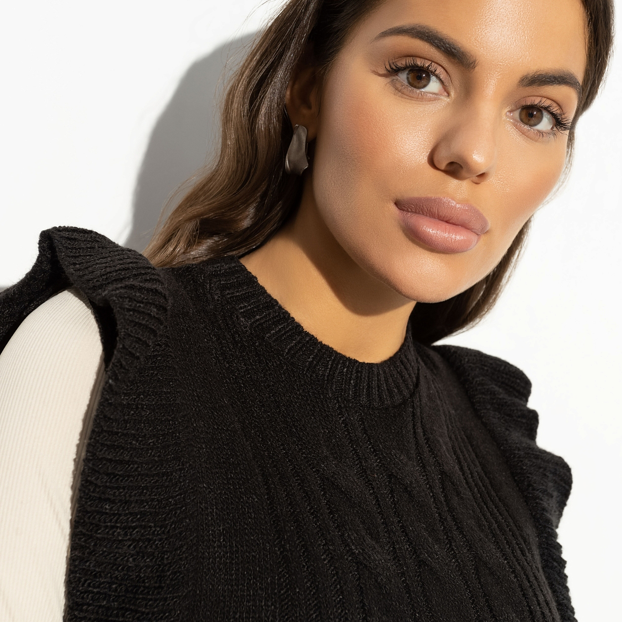 Неделя моды (black night). Состав: 50% акрил, 30% шерсть, 10% кашемир, 10% вискоза