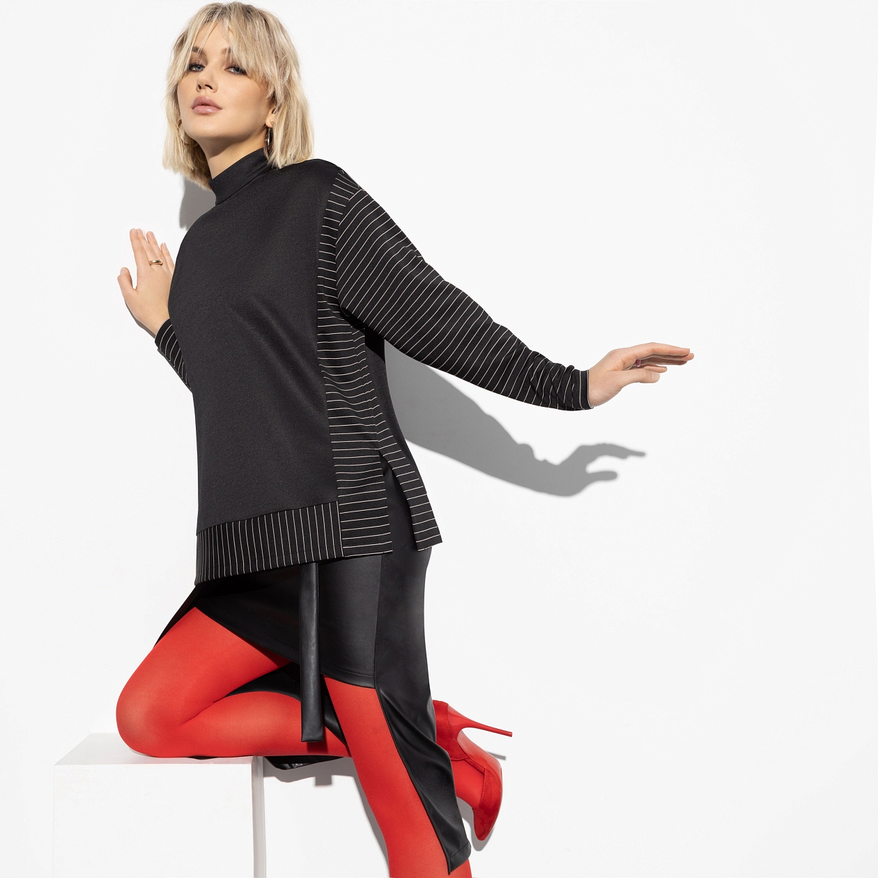 Туника Невероятное притяжение (блэк). Состав: 65% п/э, 30% вискоза, 5% спандекс