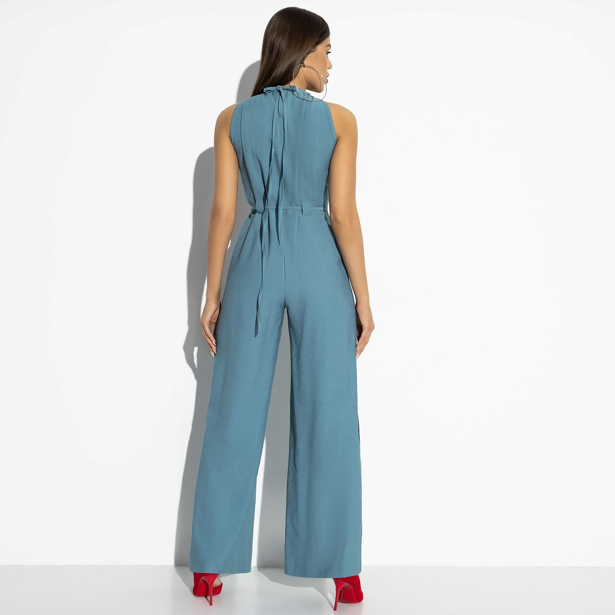 Комбинезон Проникновение в образ (с поясом). Состав: 72% п/э, 22% вискоза, 6% спандекс