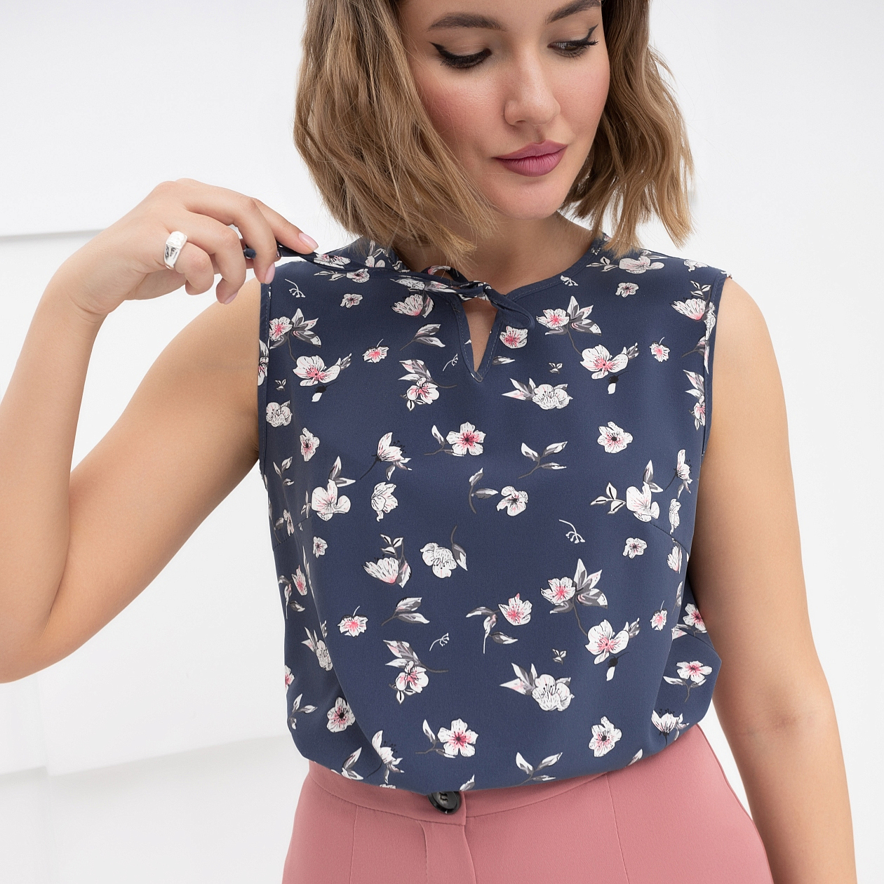 Блуза Легкое настроение (незабываемая). Состав: 95% п/э, 5% спандекс