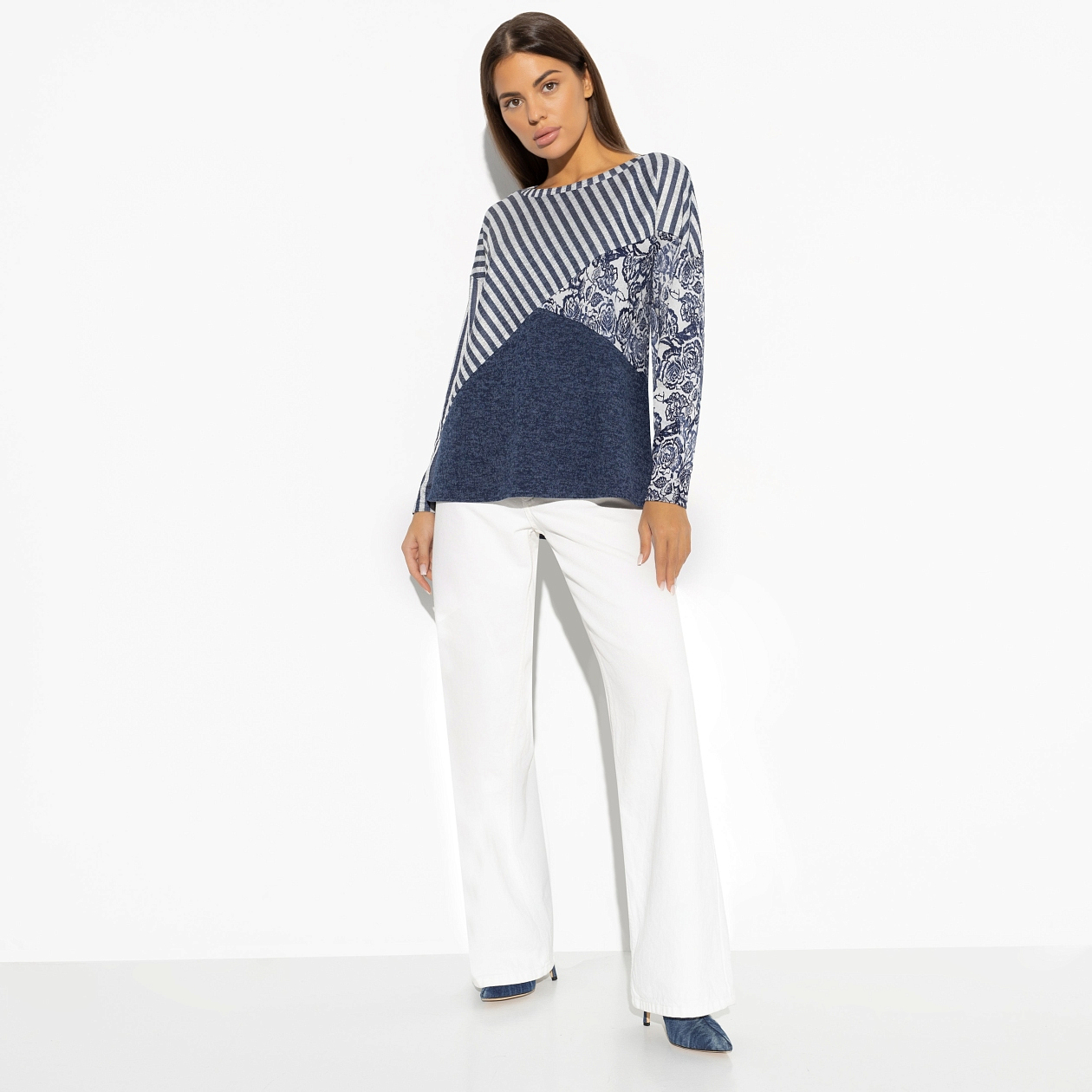 Туника Геометрия стиля (неповторимая). Состав: 65% п/э, 30% вискоза, 4% эластан, 1% мет. нить