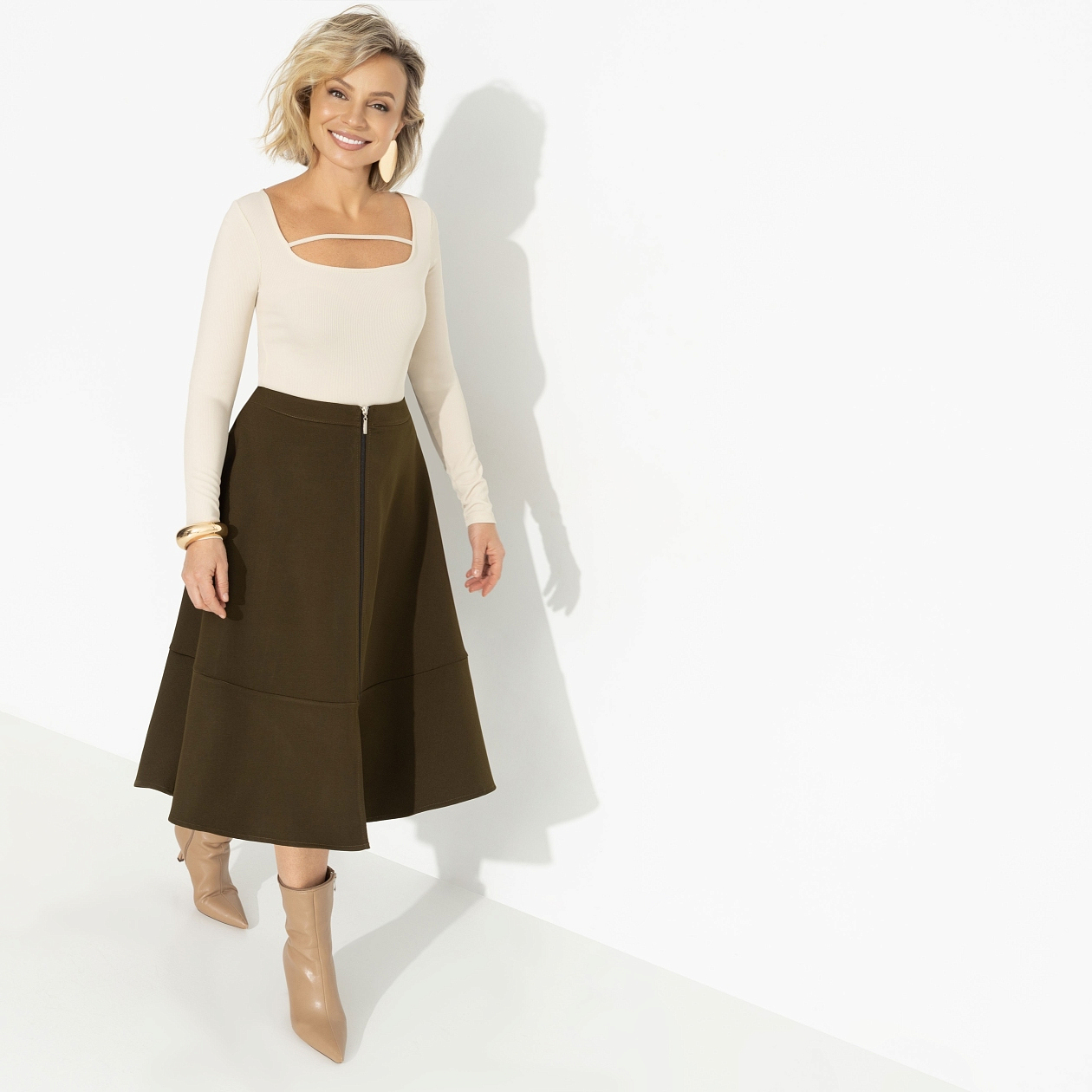 Вперёд в будущее (green). Купить женский Юбка оптом от производителя.