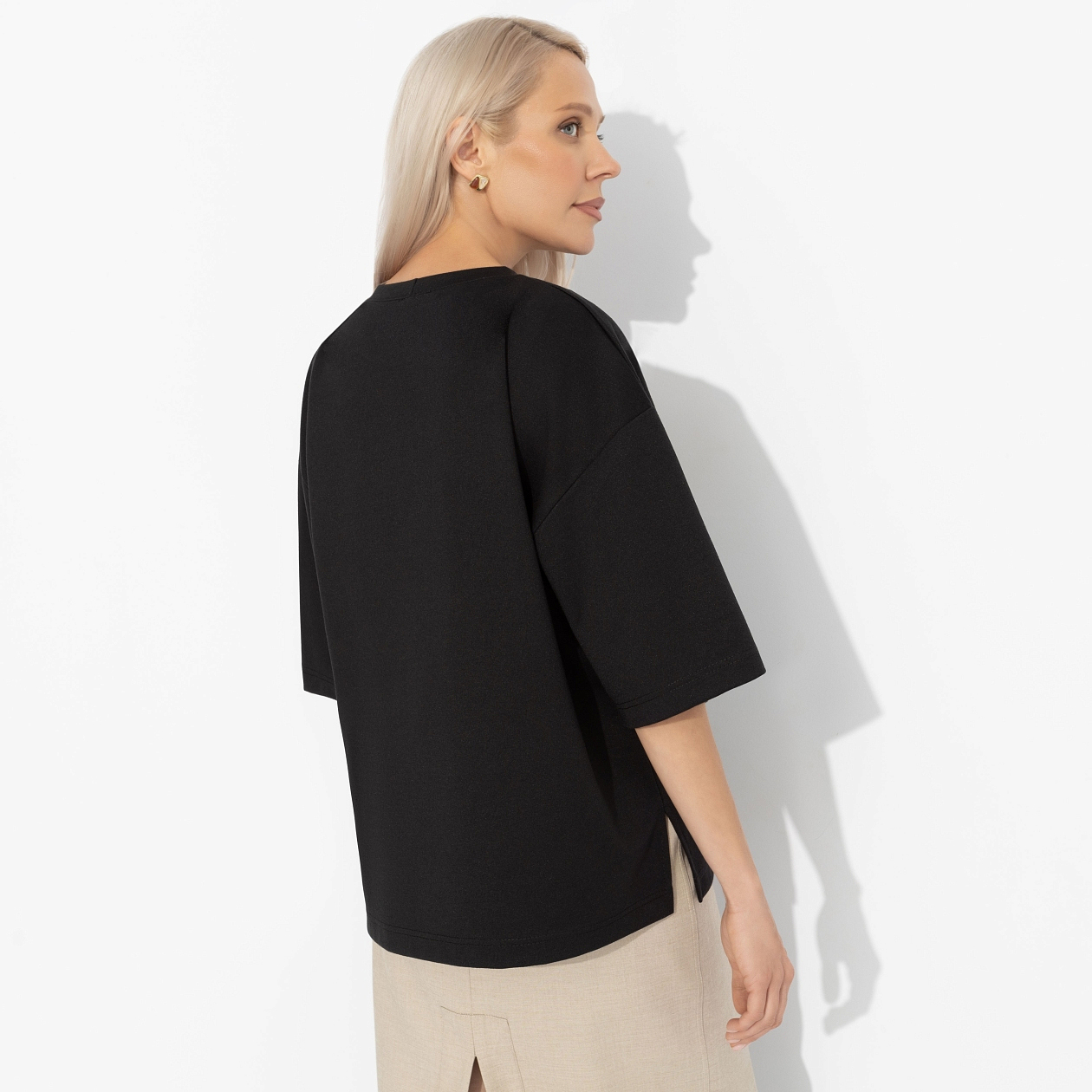 Футболка Красиво живу (чёрная). Состав: 65% п/э, 30% вискоза, 5% стрейч