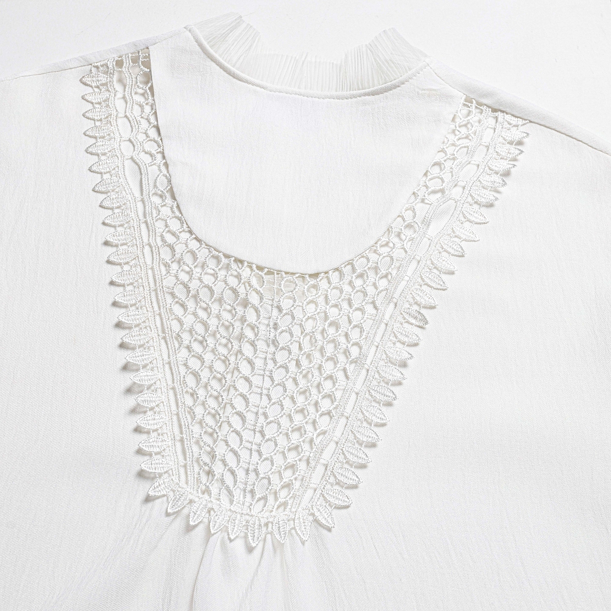 Моя аура – люкс (белая). Состав: 65% полиэстер, 30% вискоза, 5% спандекс