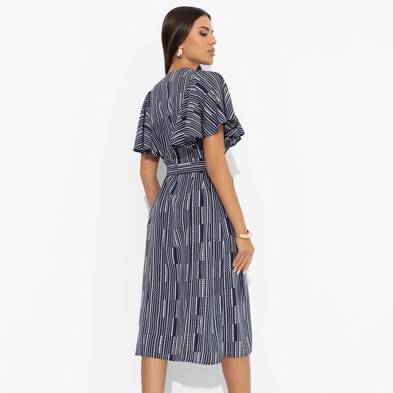 Платье Мода без компромиссов. Состав: 95% п/э, 5% эластан