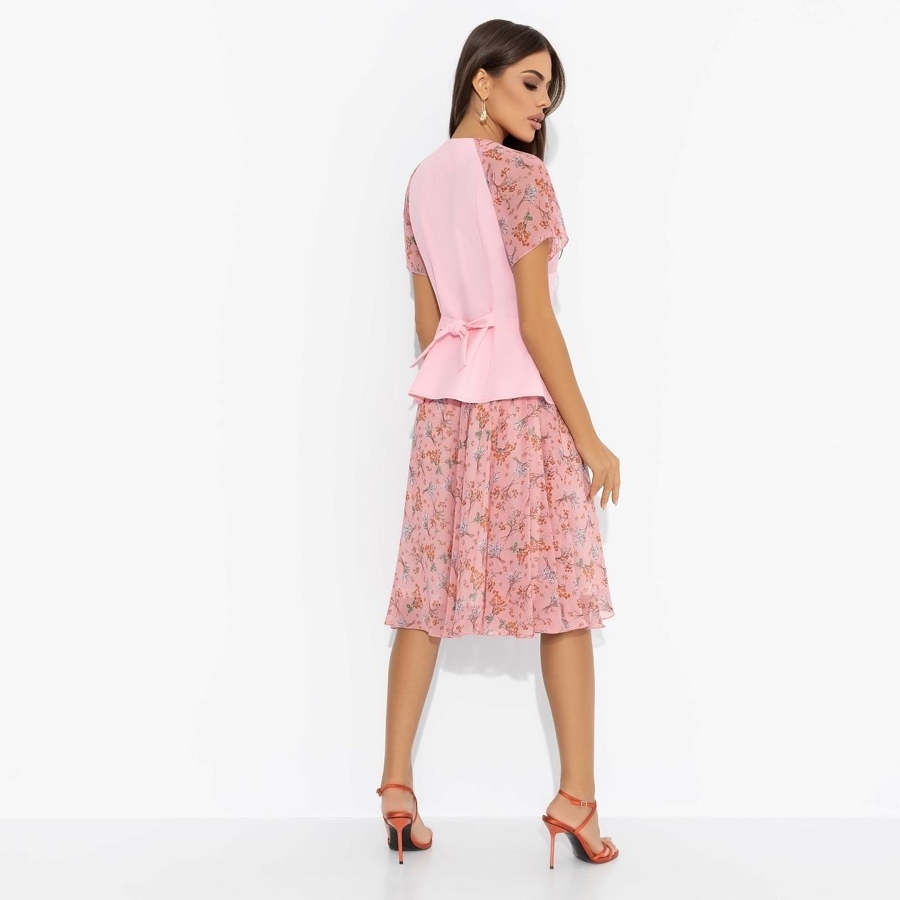 Костюм с юбкой Сияние уверенности (2 в 1). Состав: 98% п/э, 2% спандекс