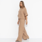 Брючный костюм Энергия цвета (biege, 2 в 1). Состав: 65% п/э, 30% вискоза, 5% эластан