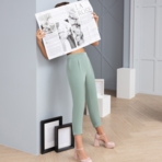 Брюки На дефиле (нежная мята). Состав: 60% п/э, 37% вискоза, 3% спандекс