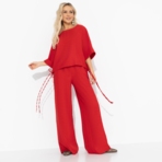 Брючный костюм Энергия цвета (red, 2 в 1). Состав: 65% п/э, 30% вискоза, 5% эластан