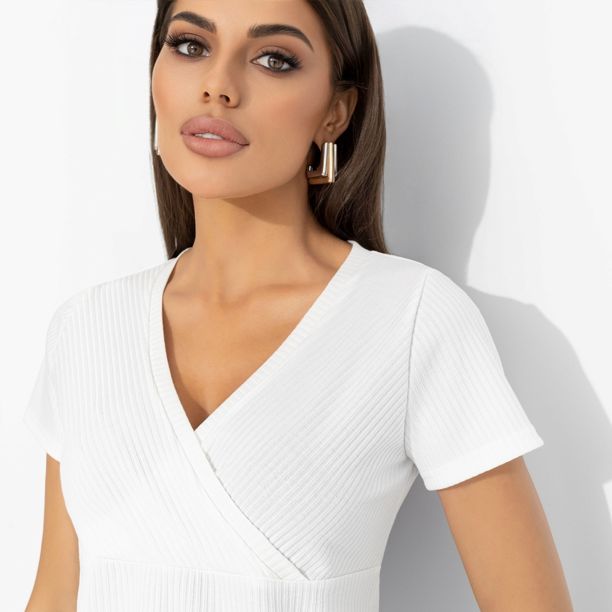 Футболка Женственность без границ (white). Состав: 65% п/э, 30% вискоза, 5% спандекс