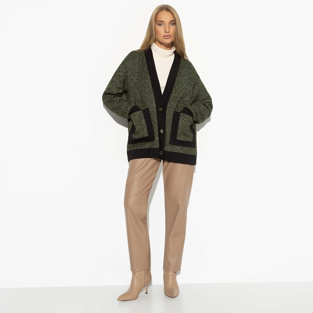 В модном режиме. Состав: 50% хлопок, 49% акрил, 1% металлизированная нить