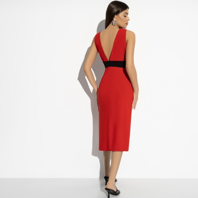 Платье-футляр Позирую как модель (с брошкой) 