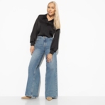 Цветущее очарование (черная). Состав: 97% полиэстер, 3% спандекс