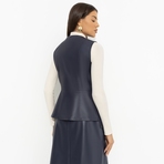 Откровенно стильная. Состав: 55% п/у волокно, 45% полиэстер