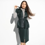 Трендовый стиль (green rock, с поясом). Состав: 55% п/у волокно, 45% полиэстер