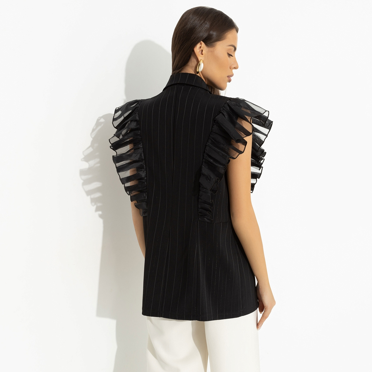 Это восторг (black). Состав: 65% п/э, 30% вискоза, 4% эластан, 1% мет. нить