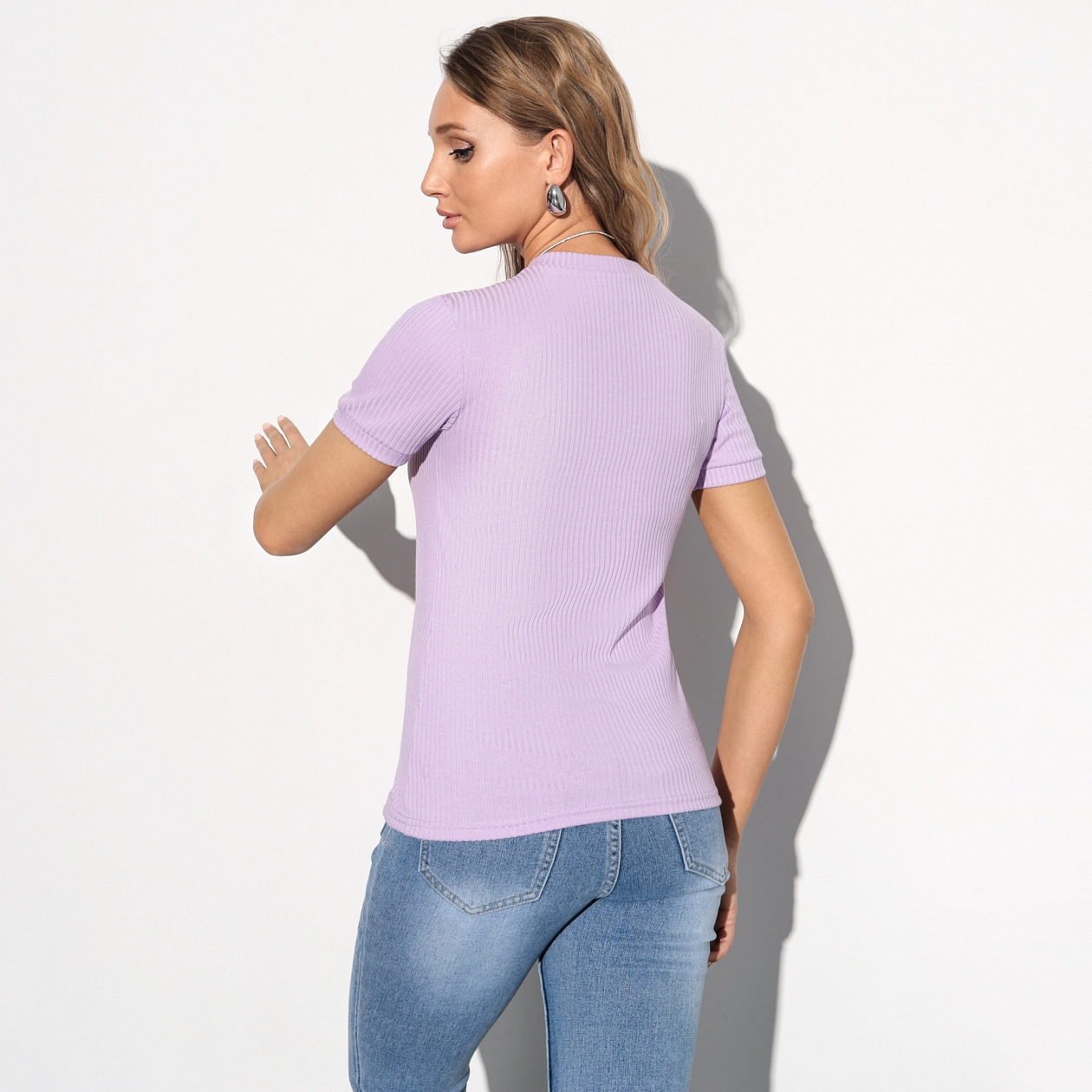 Футболка Удивляю сама себя. Состав: 65% п/э, 30% вискоза, 5% спандекс