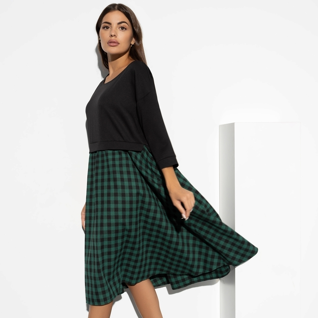 Платье На волне с трендами (люкс). Состав: 60% полиэстер, 37% вискоза, 3% спандекс